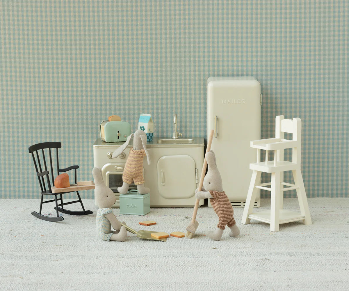 High chair, Micro