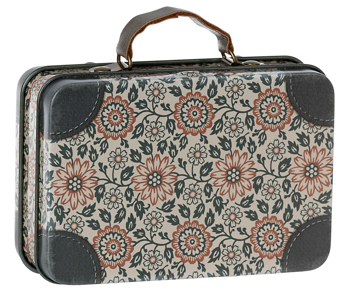 Small suitcase, Asta