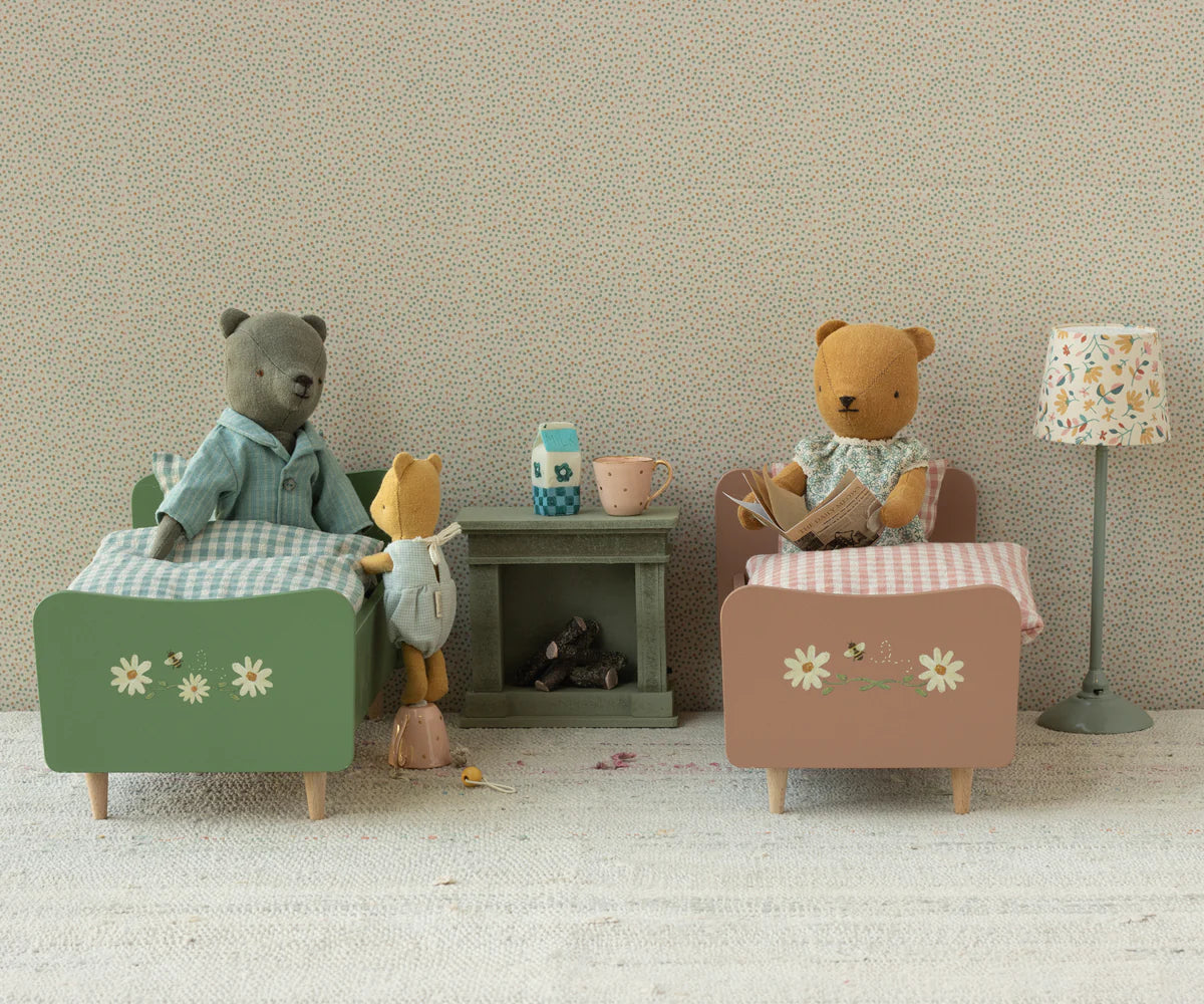 Wooden Bed, Teddy Mom - Rose