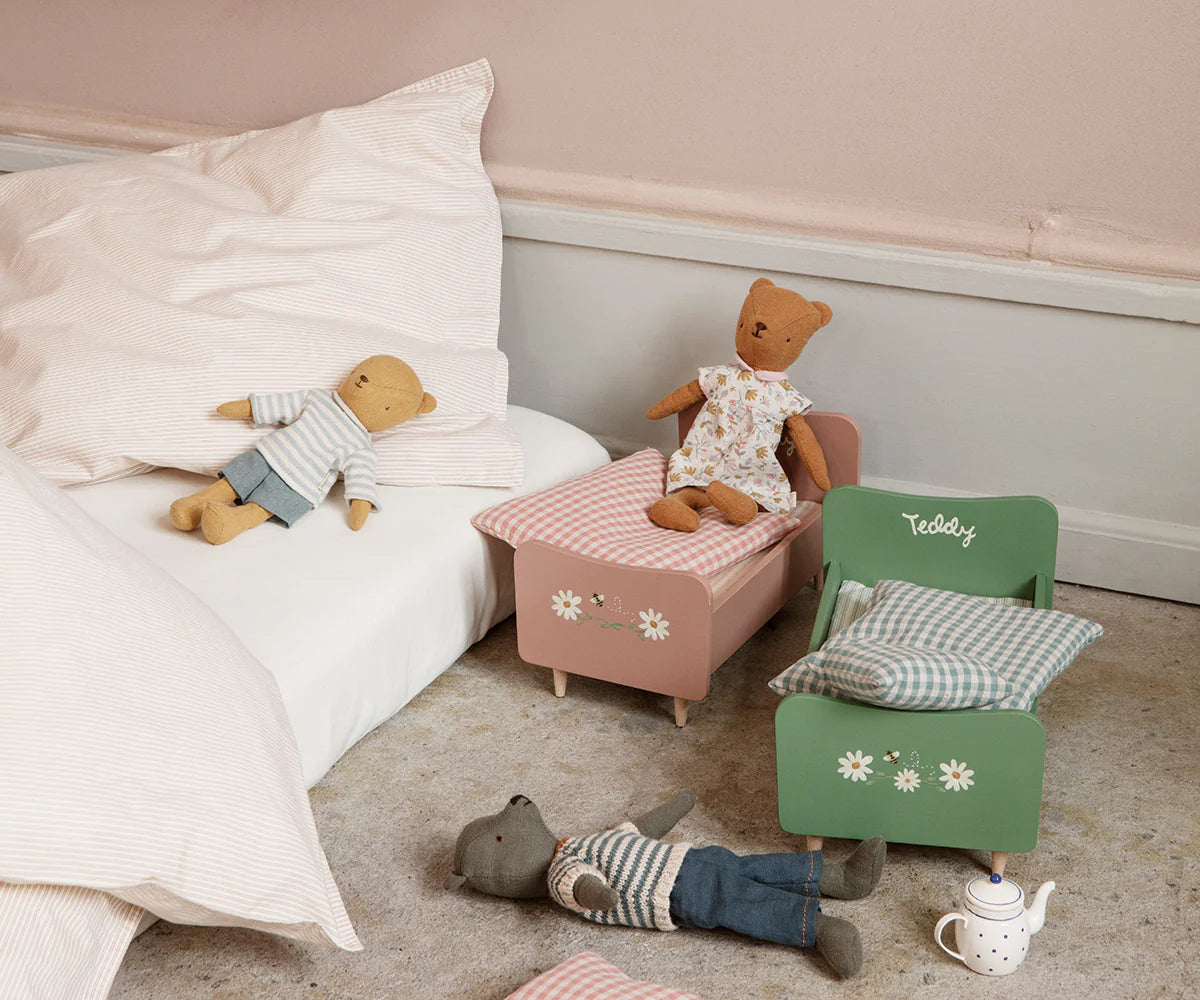 Wooden Bed, Teddy Mom - Rose