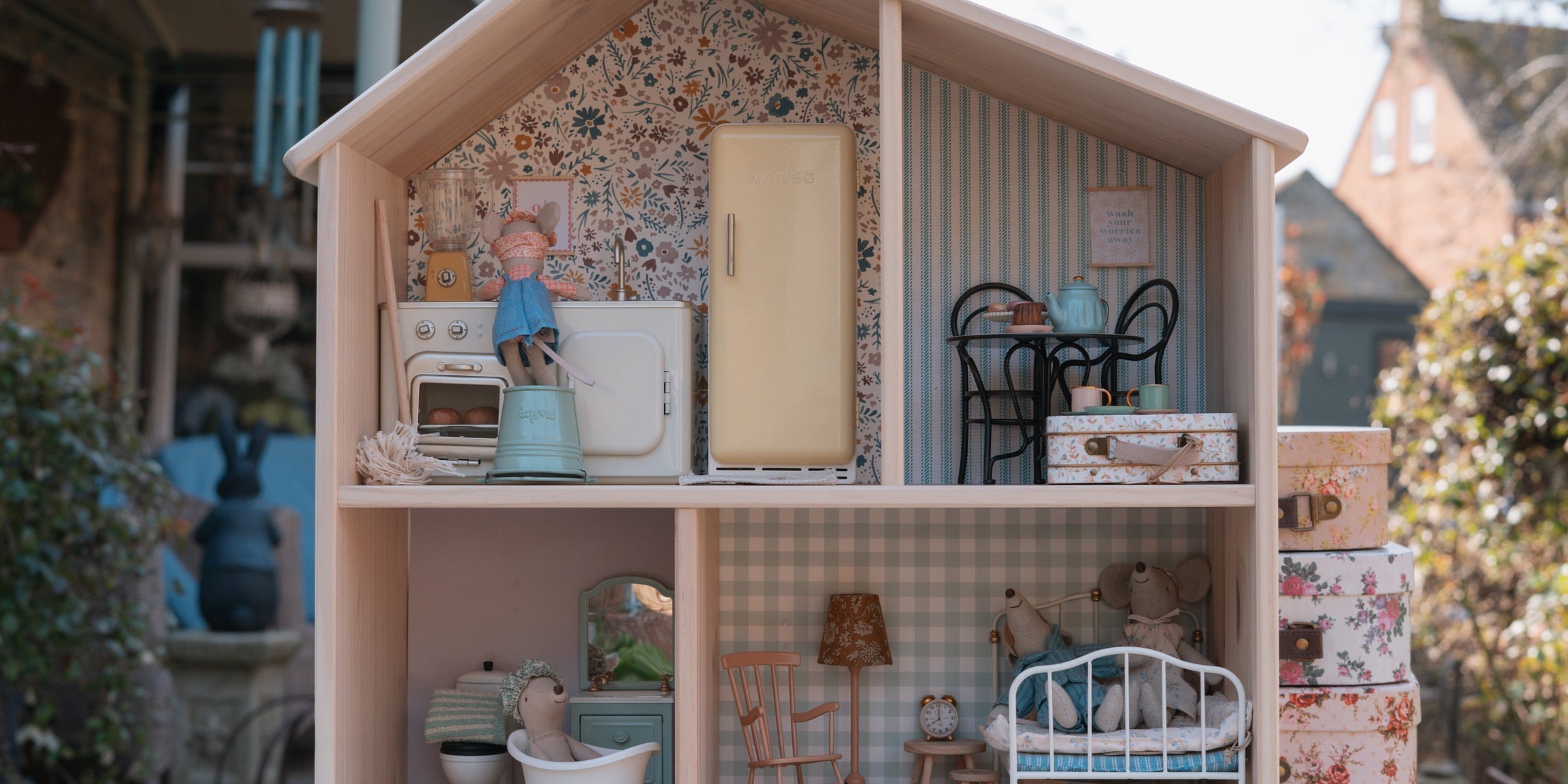 IKEA Flisat Dollhouse with Maileg - Dollhouse Inspo