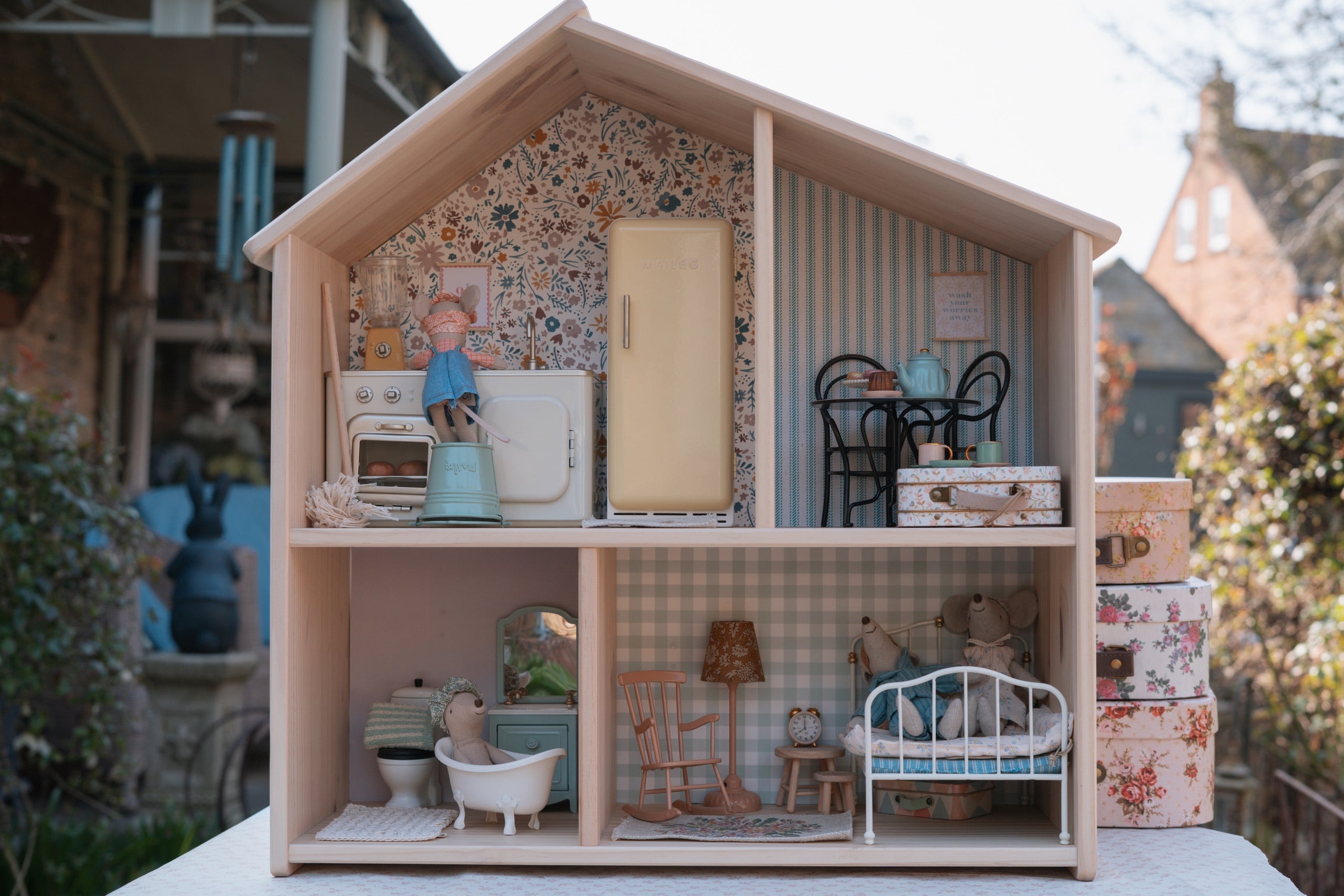 IKEA Flisat Dollhouse with Maileg - Dollhouse Inspo