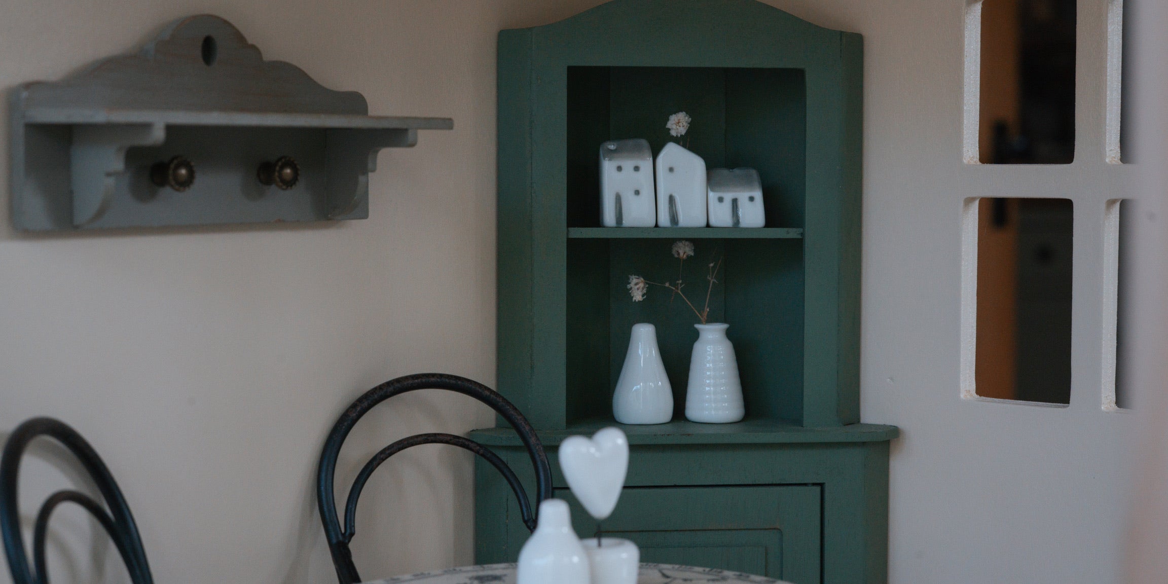 Accessorising Your Dollhouse