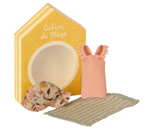 Beach set for big sister mouse