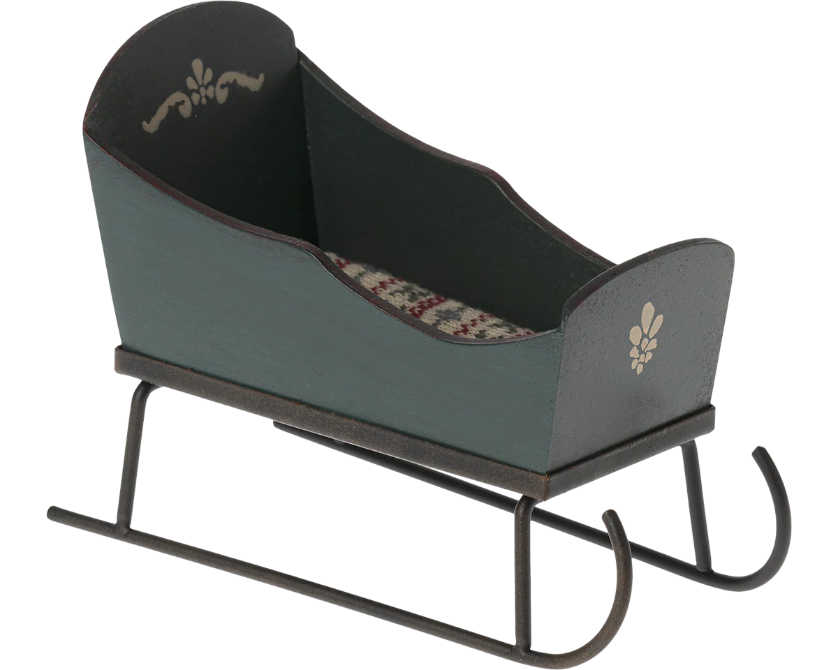 Vintage-style christmas sleigh with floral designs on a white background | Maileg UK