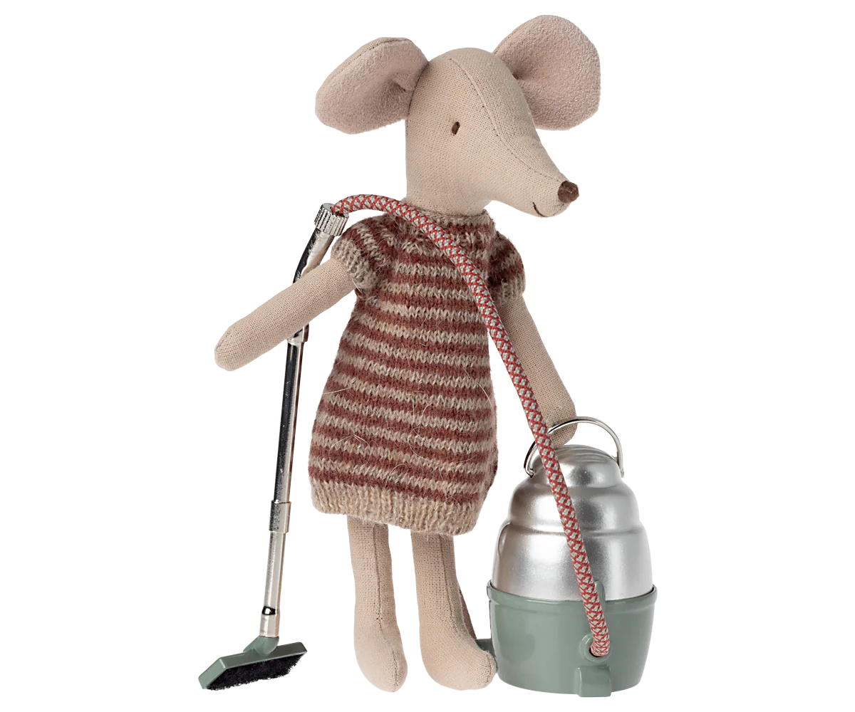 Maileg Vacuum Cleaner Hoover with Mum Mouse | Maileg UK