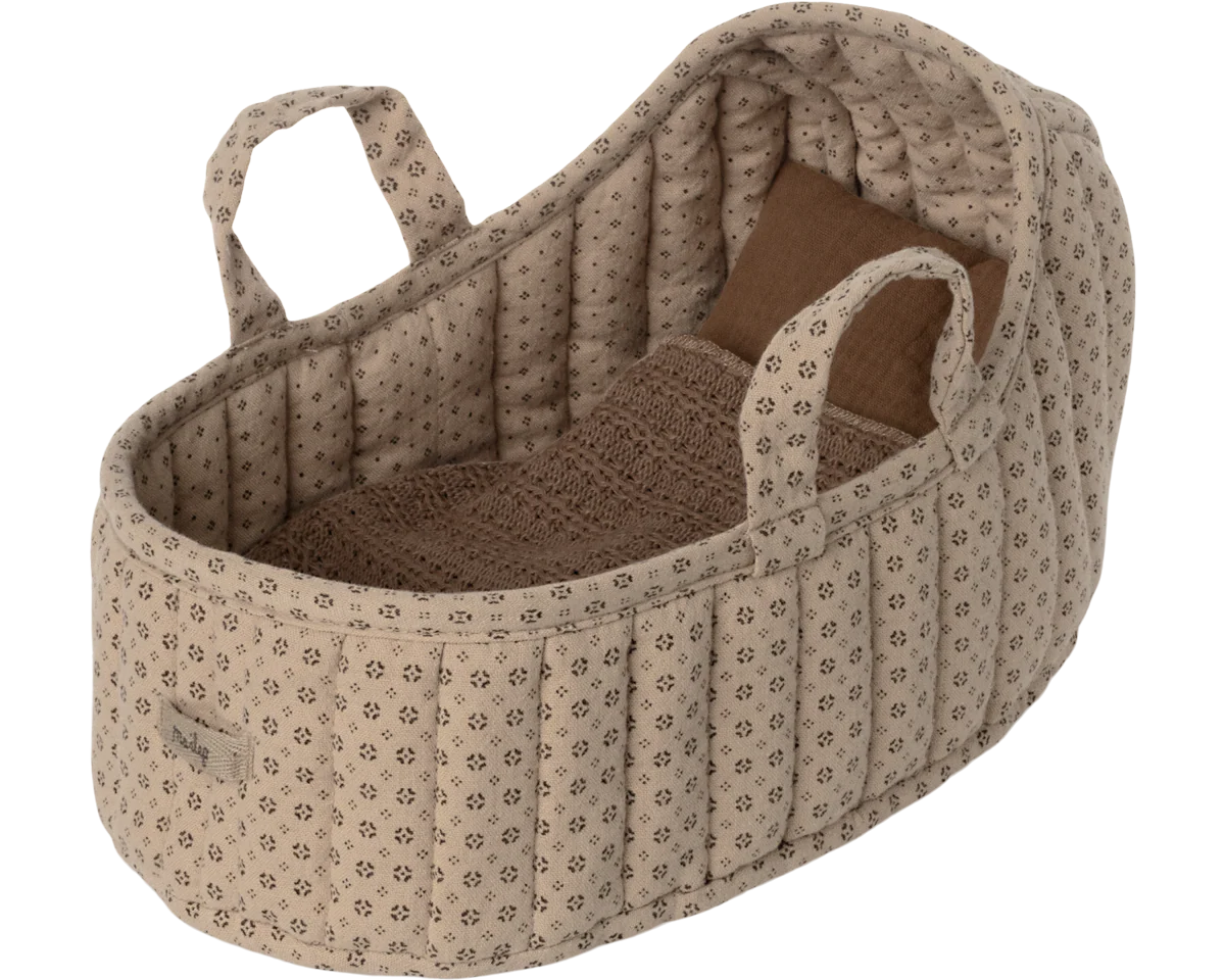 Baby bassinet with floral pattern on a white background | Maileg UK