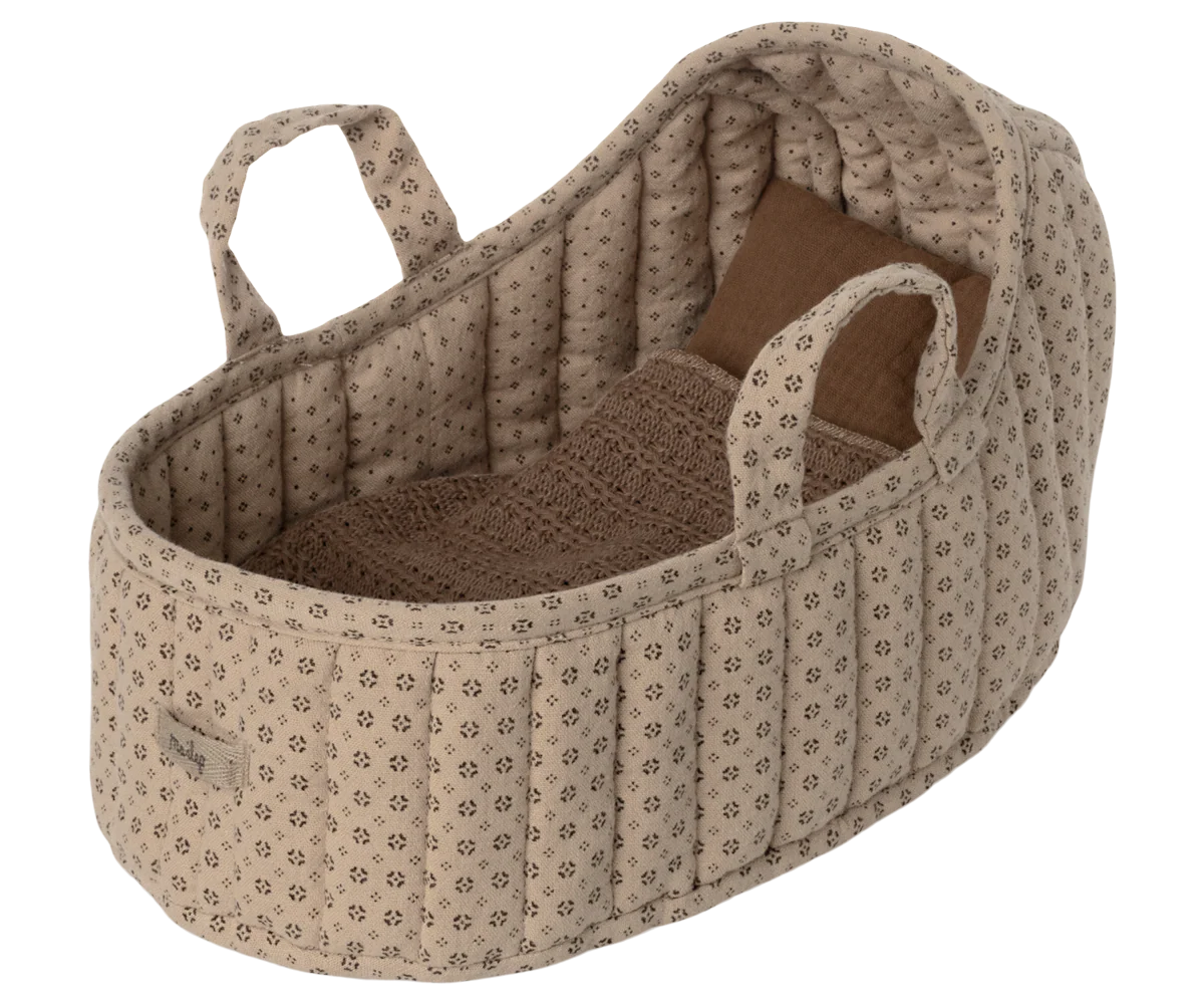 Baby bassinet with floral pattern on a white background | Maileg UK