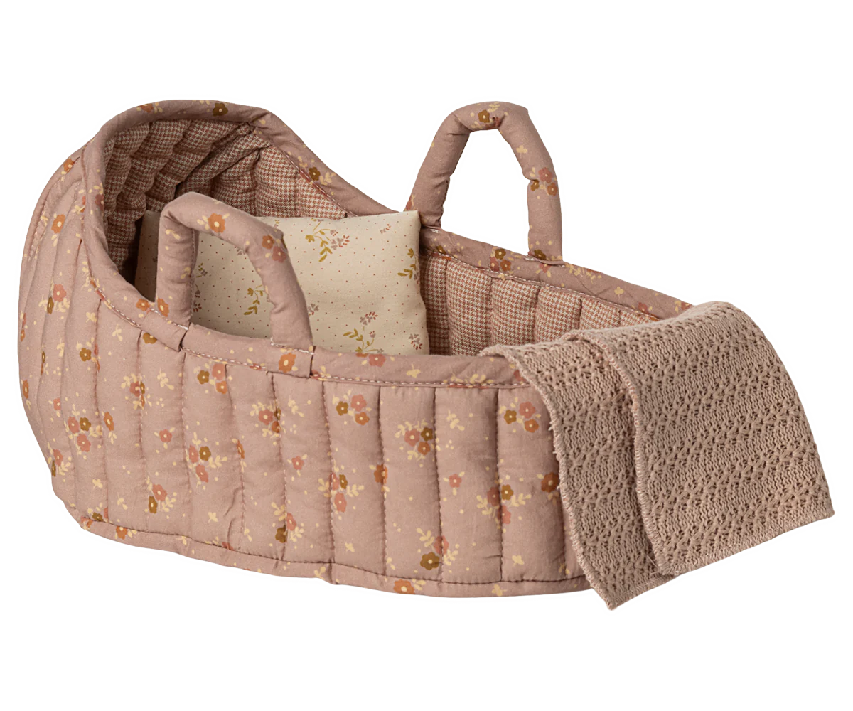 Baby bassinet with floral pattern on a white background | Maileg UK