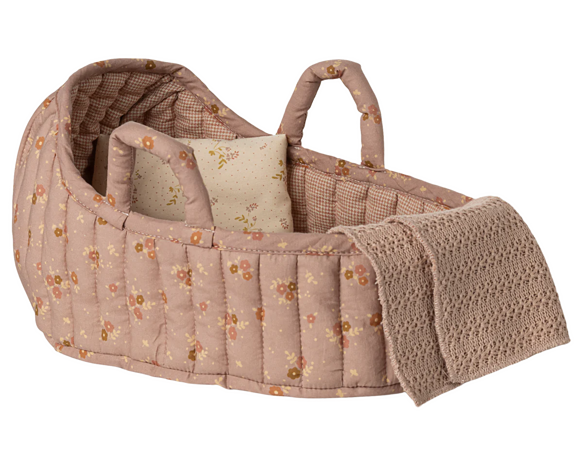 Baby bassinet with floral pattern on a white background | Maileg UK