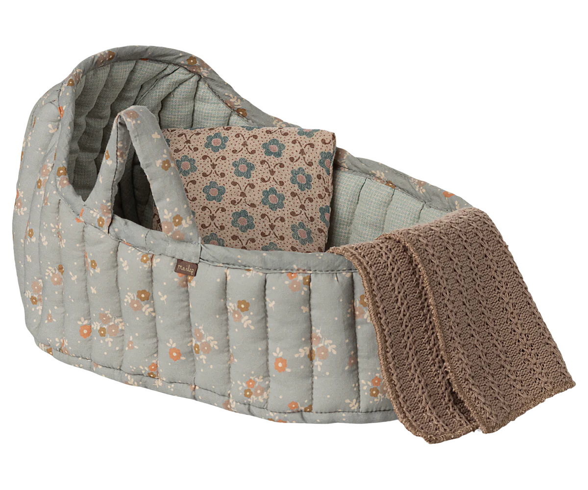 Baby crib with floral pattern and brown blanket on a white background | Maileg UK