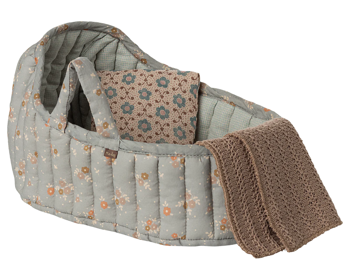 Baby crib with floral pattern and brown blanket on a white background | Maileg UK