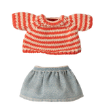 Knitted sweater and skirt, Big sister mouse