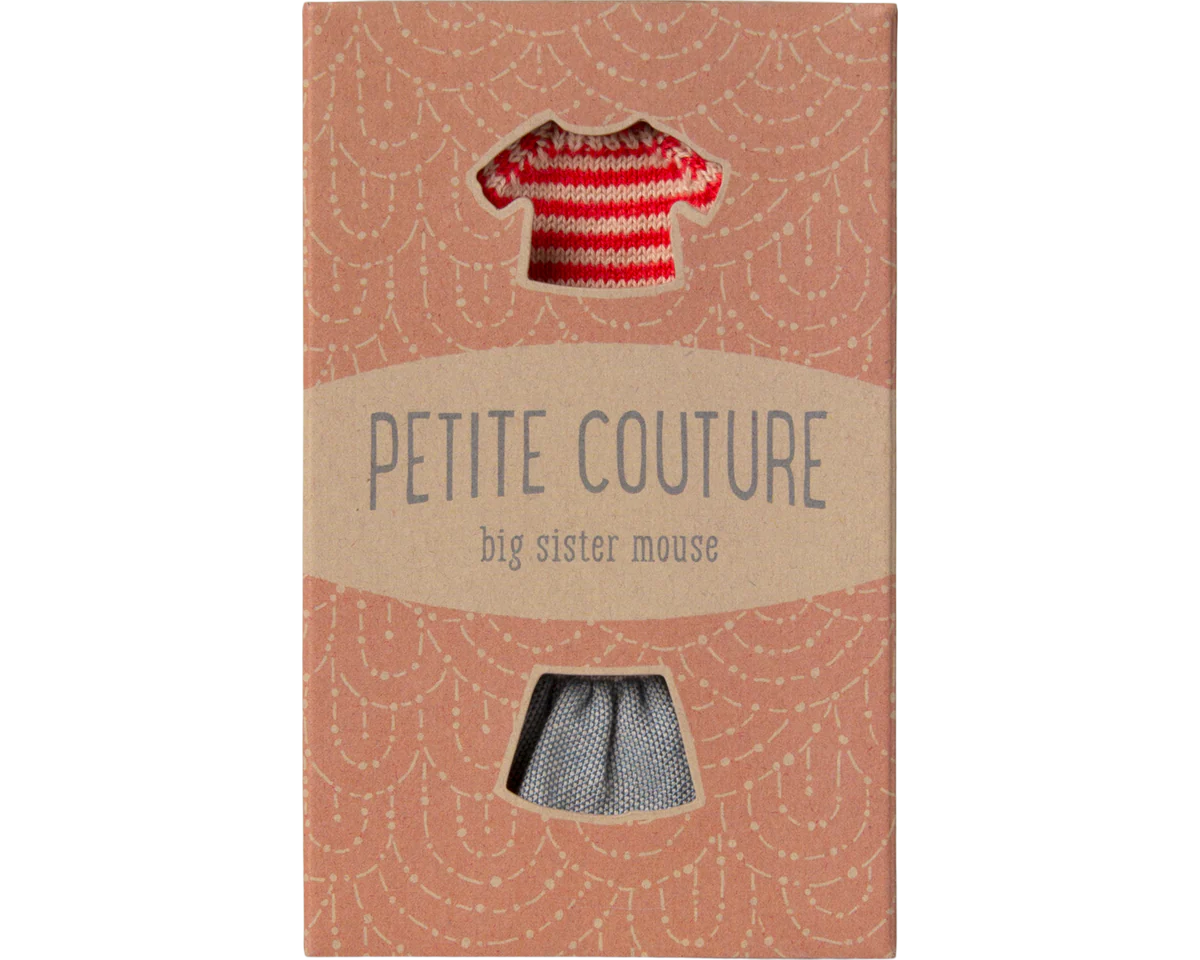 Knitted sweater and skirt, Big sister mouse