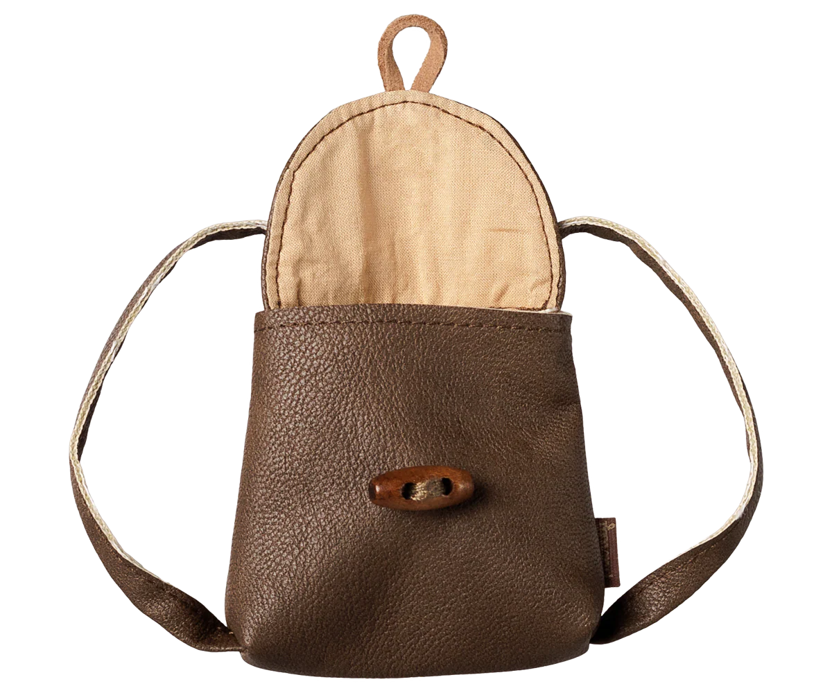 Backpack, Medium mouse