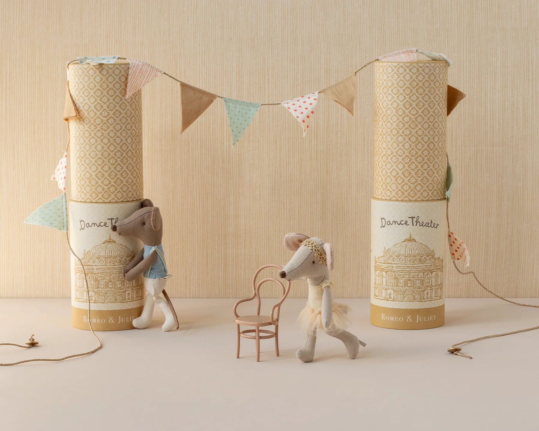 Ballet dancer mouse, Big sister