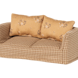 Couch, Mouse - Mable