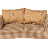Couch, Mouse - Mable