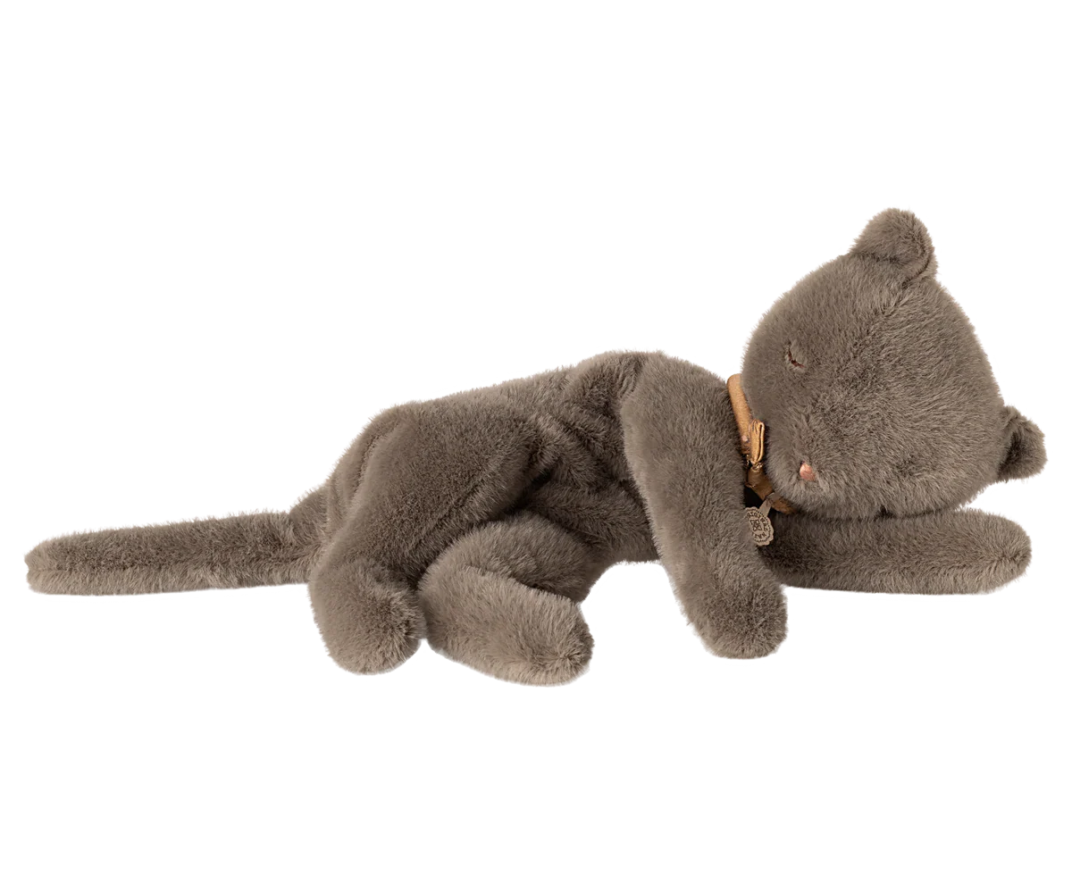 Plush cat toy on a white background | Maileg UK