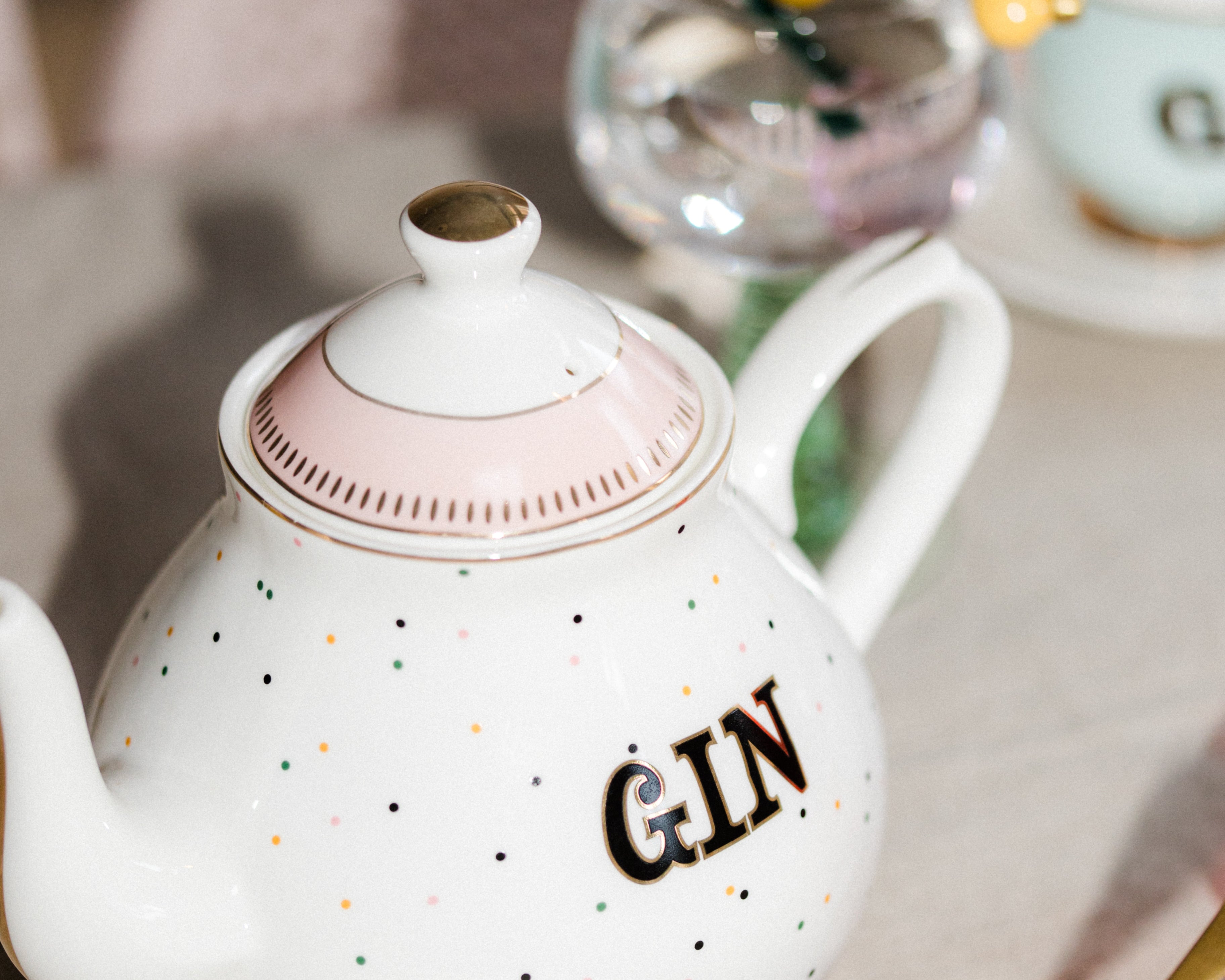 Yvonne Ellen Gin Teapot