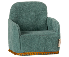 A green folding chair with a plush texture, designed for small maileg figures to sit in. | Maileg UK