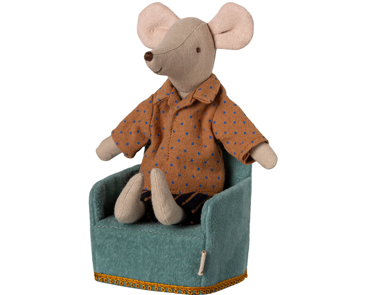 Mouse size green folding chair with dad mouse sat on it | Maileg uk