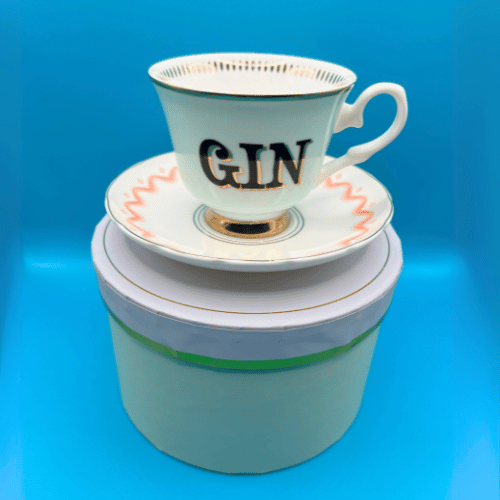 The tea cup gift set sits upon the hat box packing which makes it and ideal present for a tea lover or a gin lover!