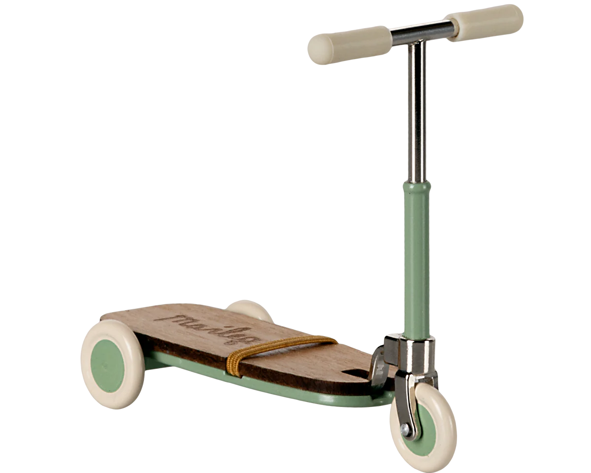 Maileg Kick Board, Mouse - Mint | Dollhouse miniatures