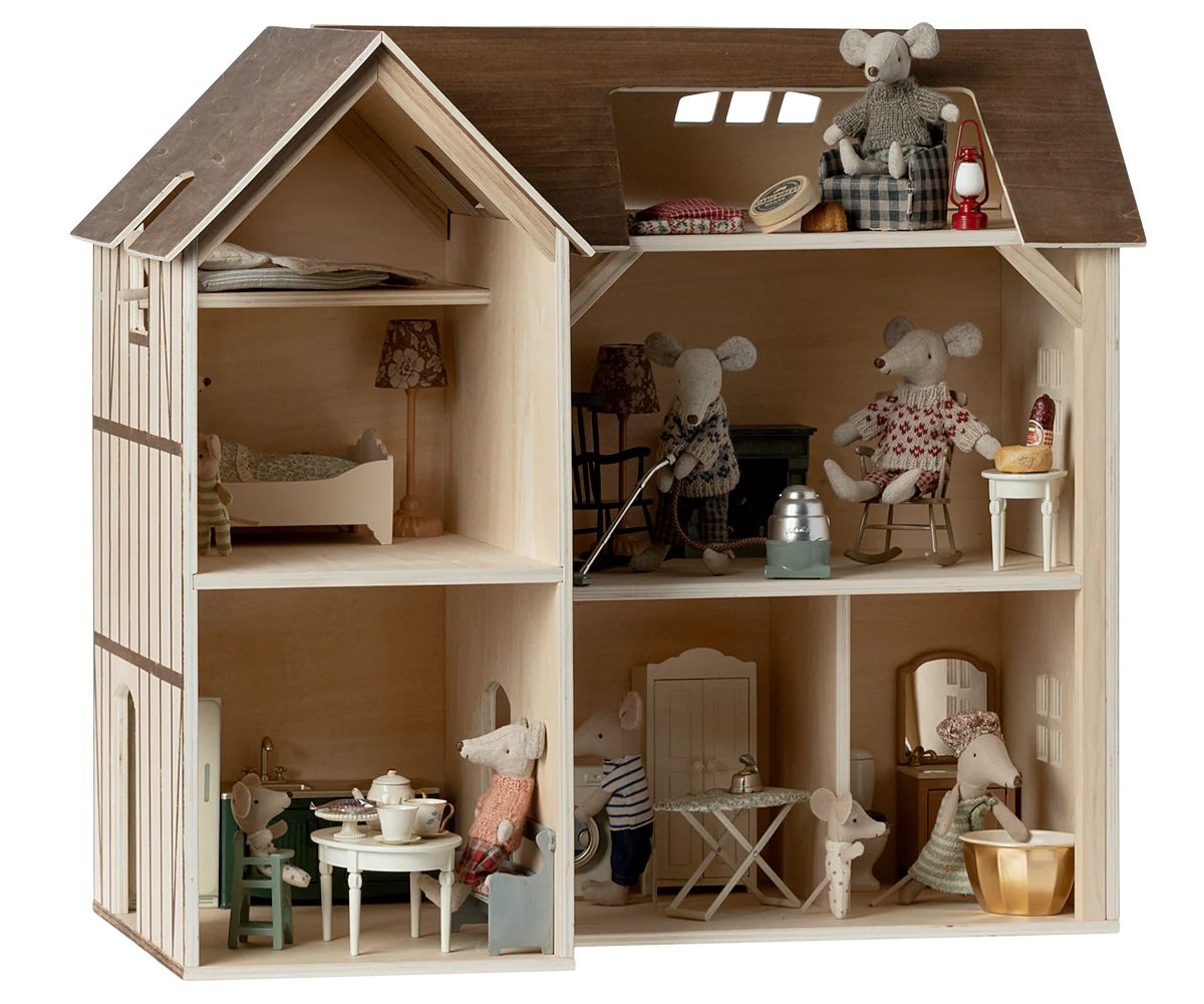 Mouse Hole Farmhouse | Maileg Dollhouse