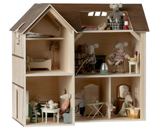 Mouse Hole Farmhouse | Maileg Dollhouse