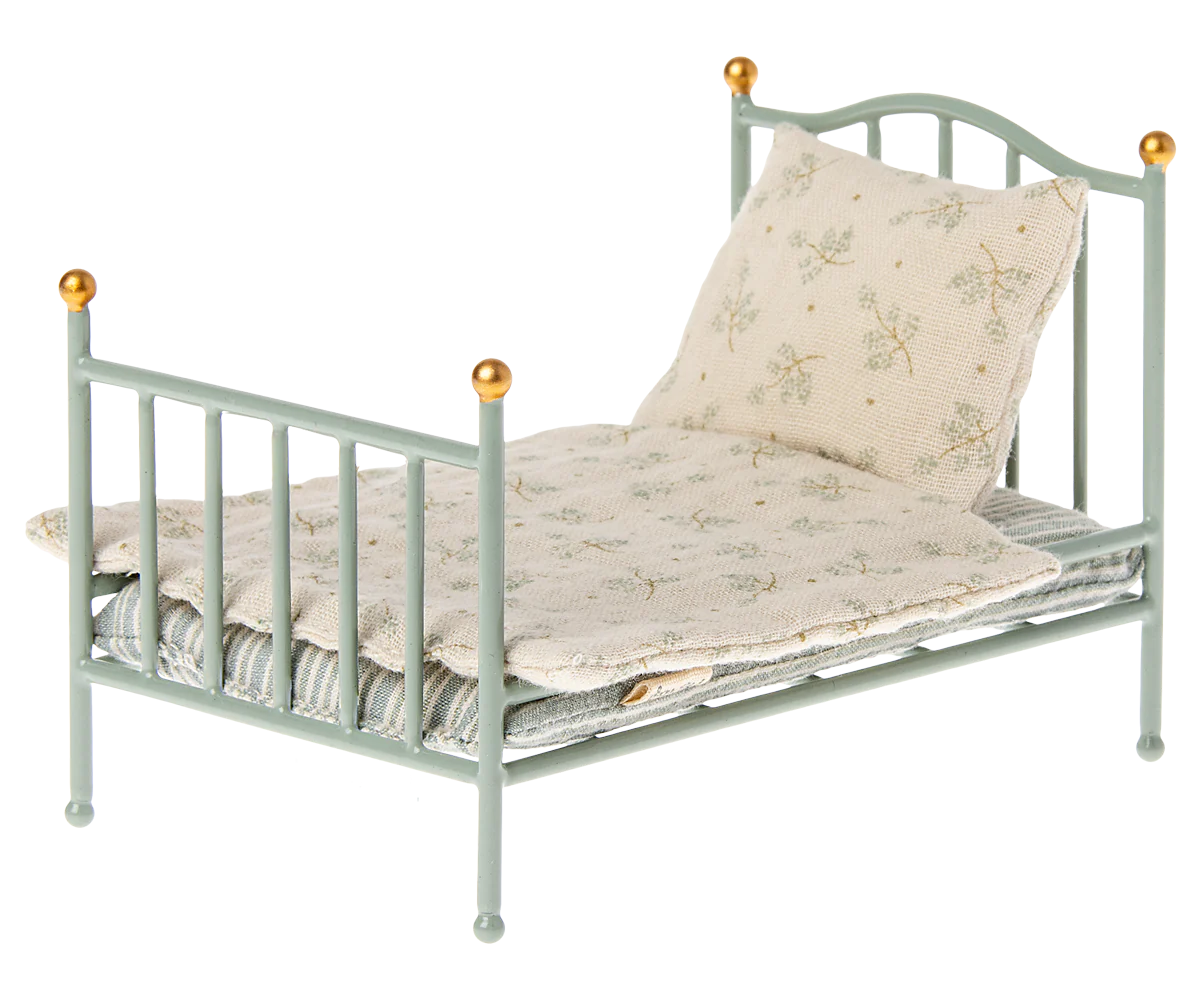 Maileg Vintage bed, Mouse - Mint | Collectable Dollhouse Furniture